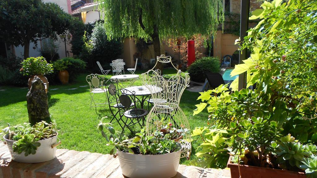 Lori'S Inn Мондові Екстер'єр фото